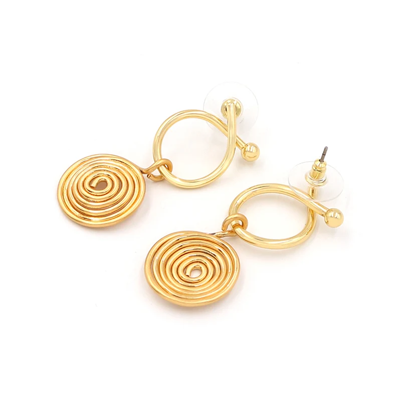 A Guide to Different Types of Earrings