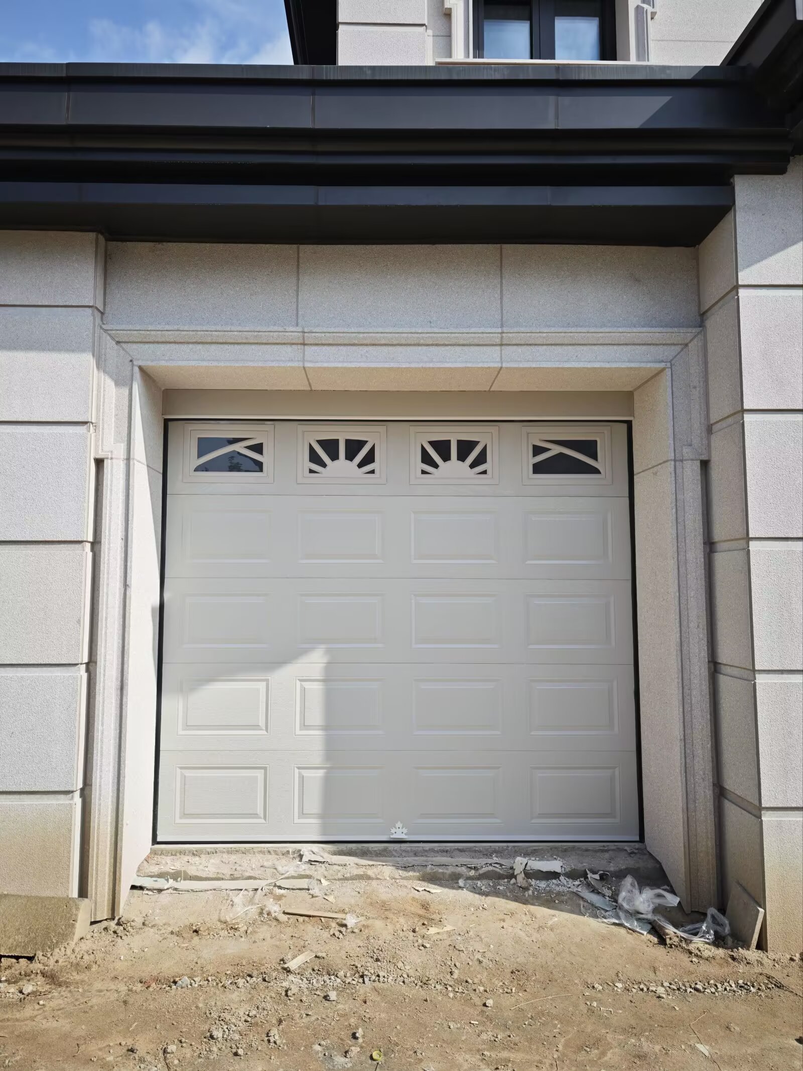 Who Sells Garage Doors in China? Top Manufacturers and Suppliers Guide